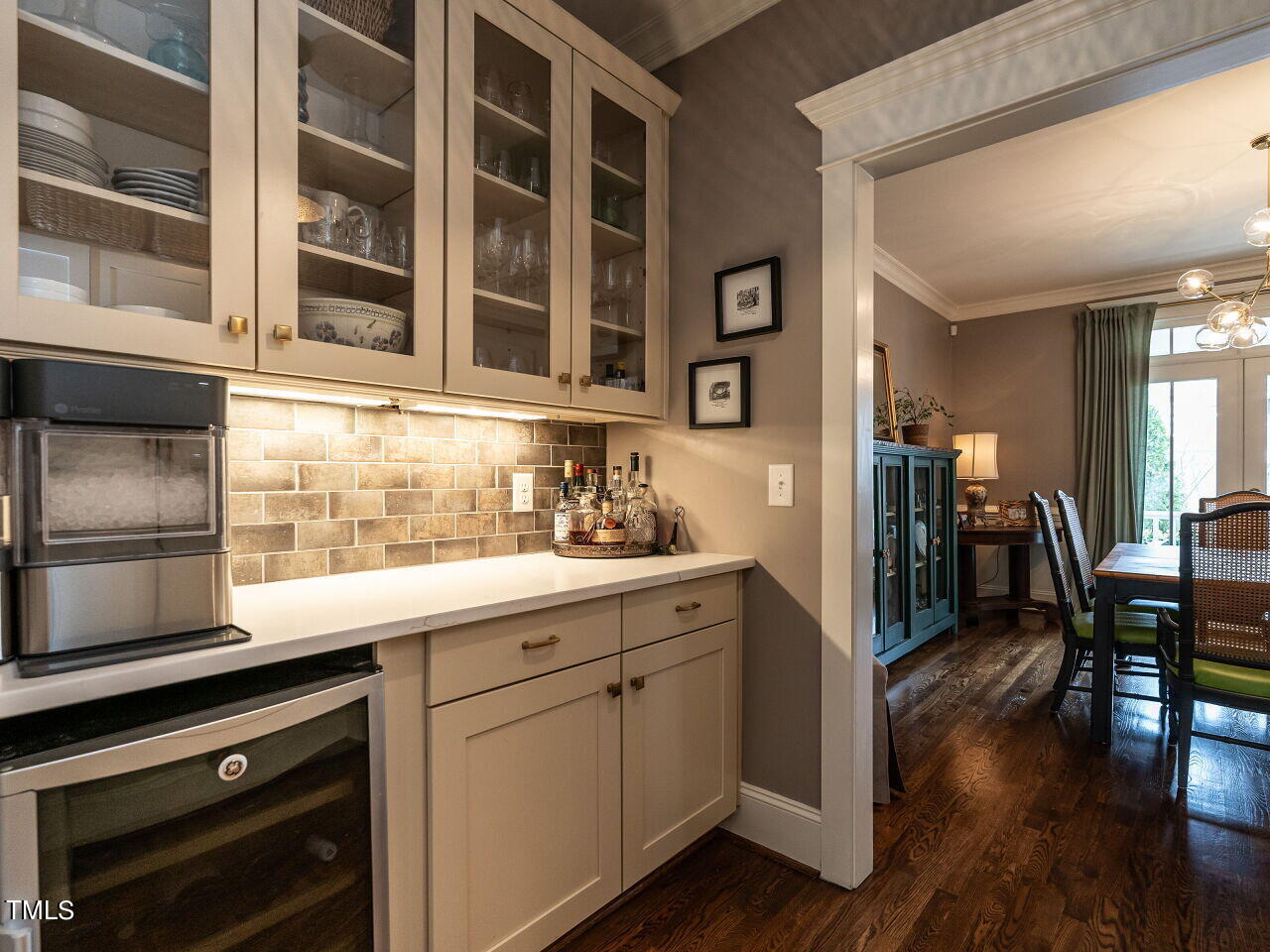 2635 Davis Street Raleigh, NC 27608 - Photo 16 of 46 servery