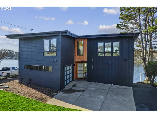 $1,299,000 | 3403 Northeast Johns Loop, Neotsu, OR 97364
