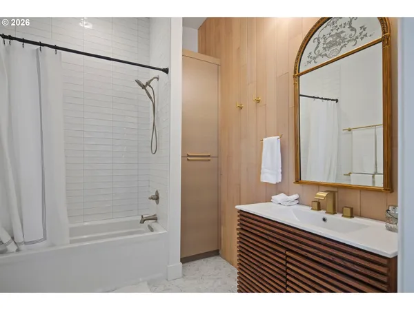 $1,299,000 | 3403 Northeast Johns Loop, Neotsu, OR 97364