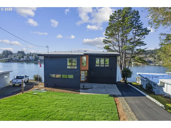 $1,299,000 | 3403 Northeast Johns Loop, Neotsu, OR 97364