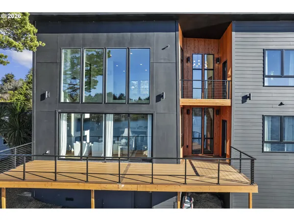 $1,299,000 | 3403 Northeast Johns Loop, Neotsu, OR 97364
