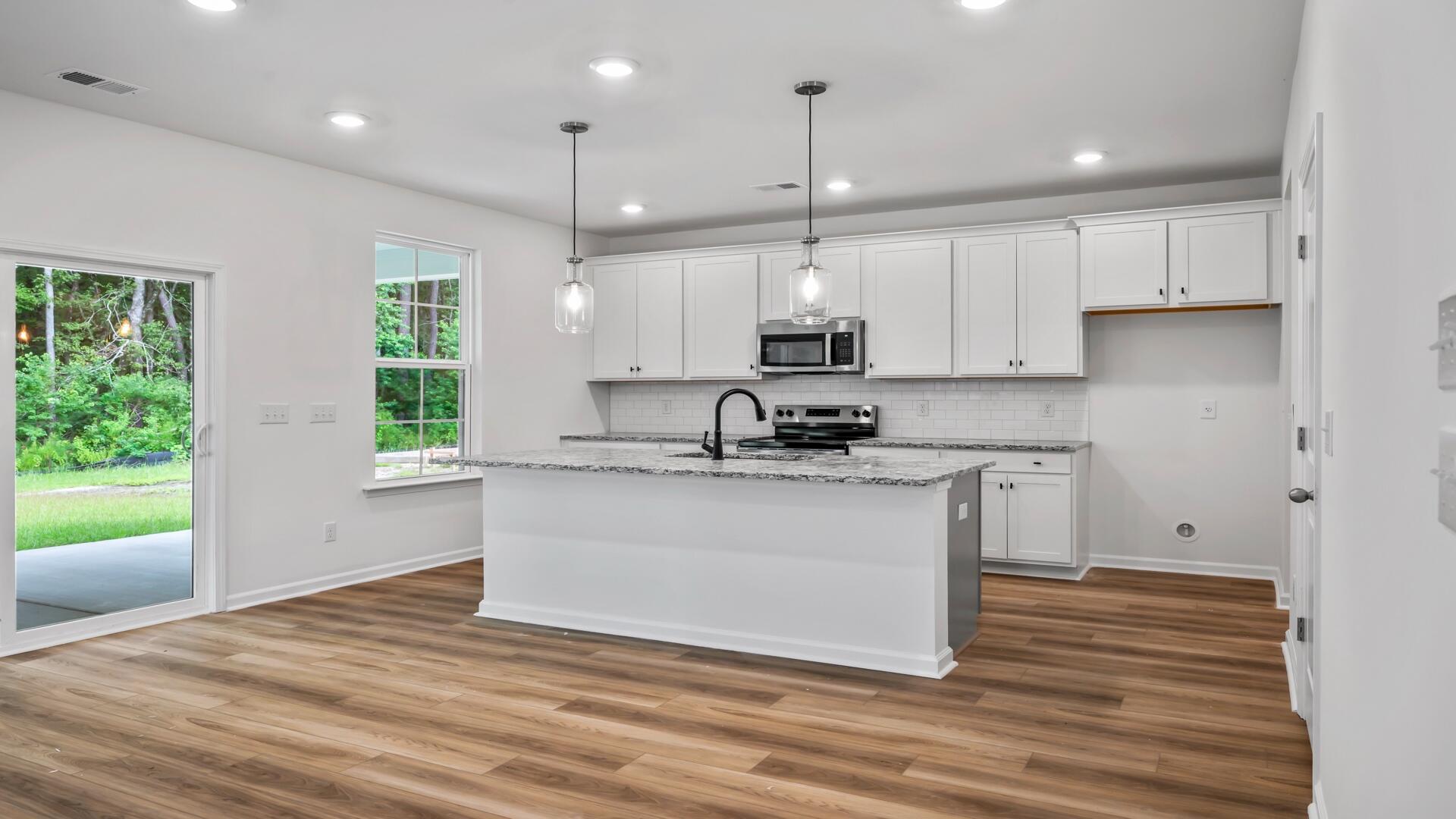 470 Cadbury Loop Summerville, SC 29486 - Photo 5 of 24 Kitchen