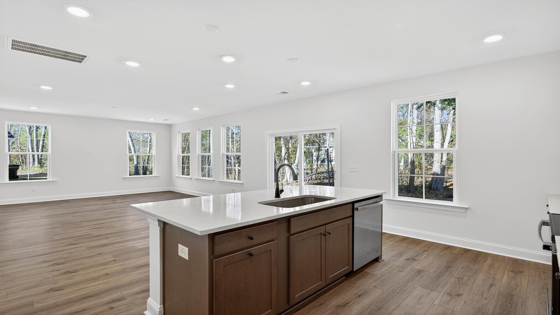 470 Cadbury Loop Summerville, SC 29486 - Photo 8 of 28 Kitchen(1)