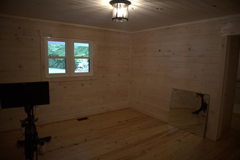 8249 Boardtown Road Ellijay, GA 30540 - Photo 24 of 71 Closet for BR2