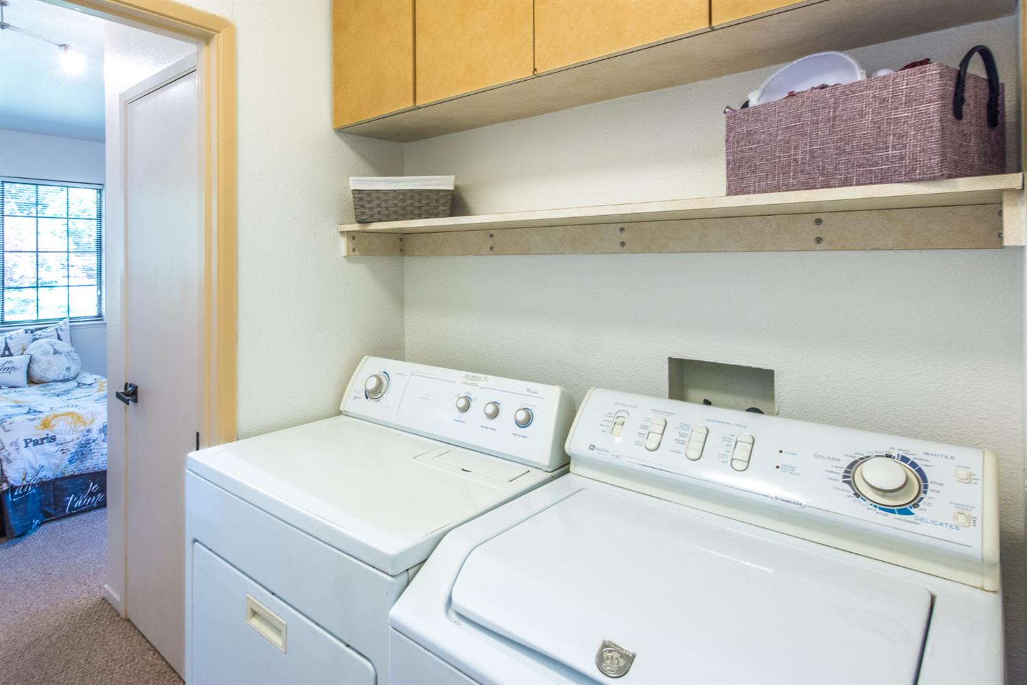 15046 Leiter Way Grass Valley, CA 95949 - Photo 14 of 43 a utility room with dryer and washer