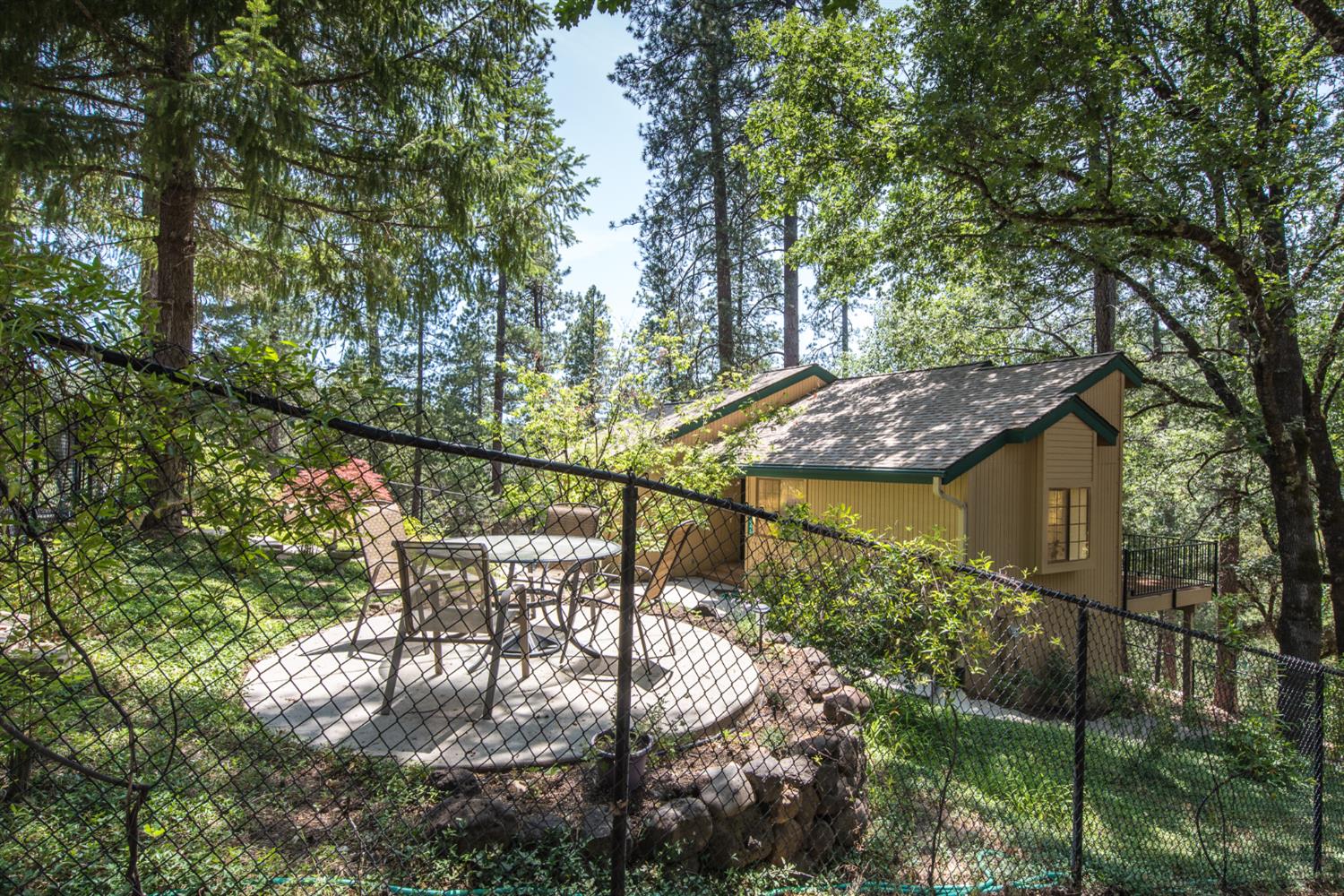 15046 Leiter Way Grass Valley, CA 95949 - Photo 28 of 43 a view of outdoor space and yard
