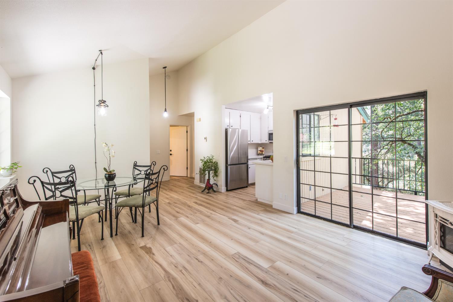 15046 Leiter Way Grass Valley, CA 95949 - Photo 7 of 43 a view of a livingroom with furniture and wooden floor