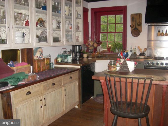 180 Briggs Road Berryville, VA 22611 - Photo 17 of 25 Interior (General)