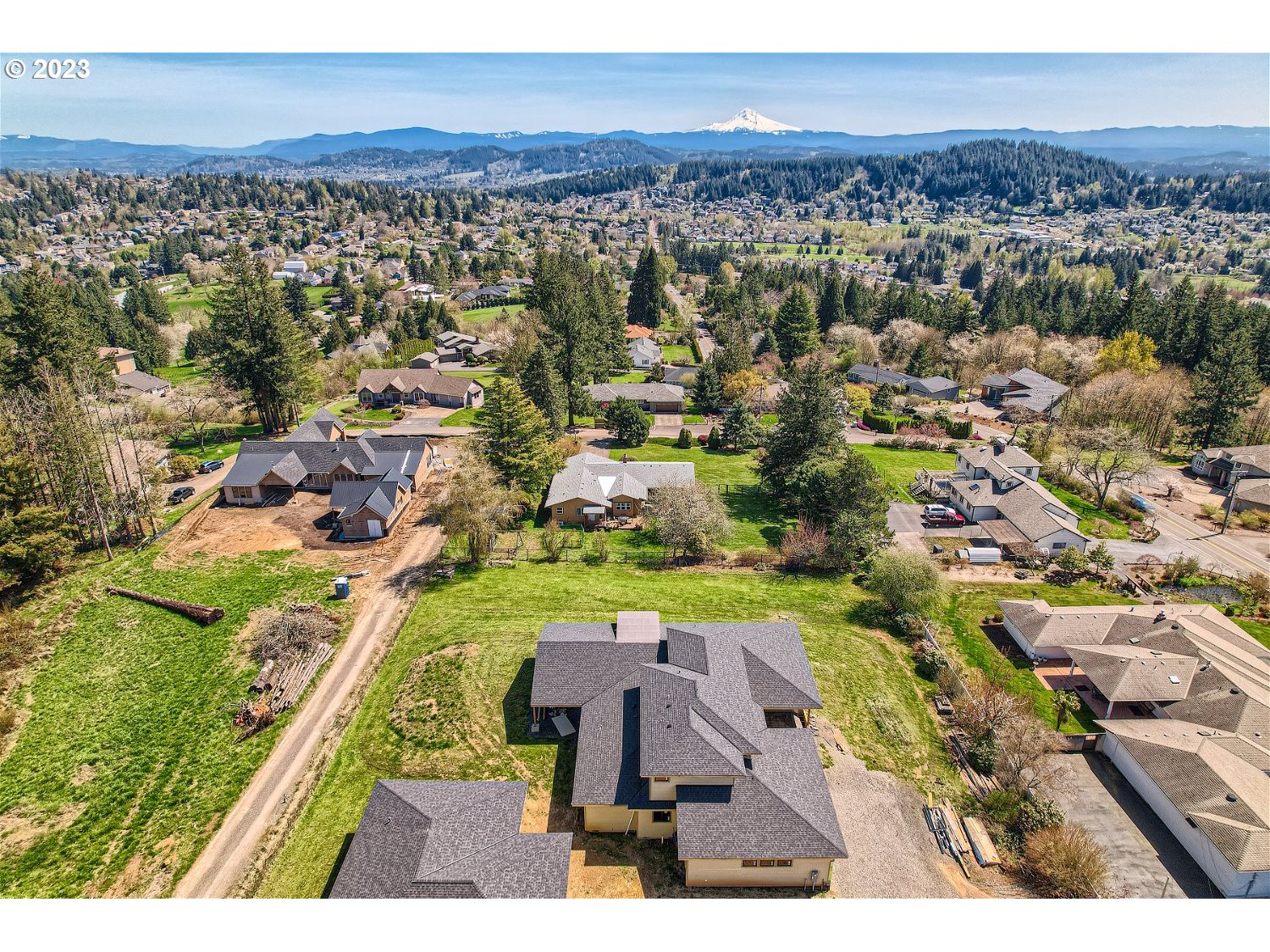 9465 Southeast Ridgecrest Court Happy Valley, OR 97086 - Photo 3 of 31 Gallery Image 3
