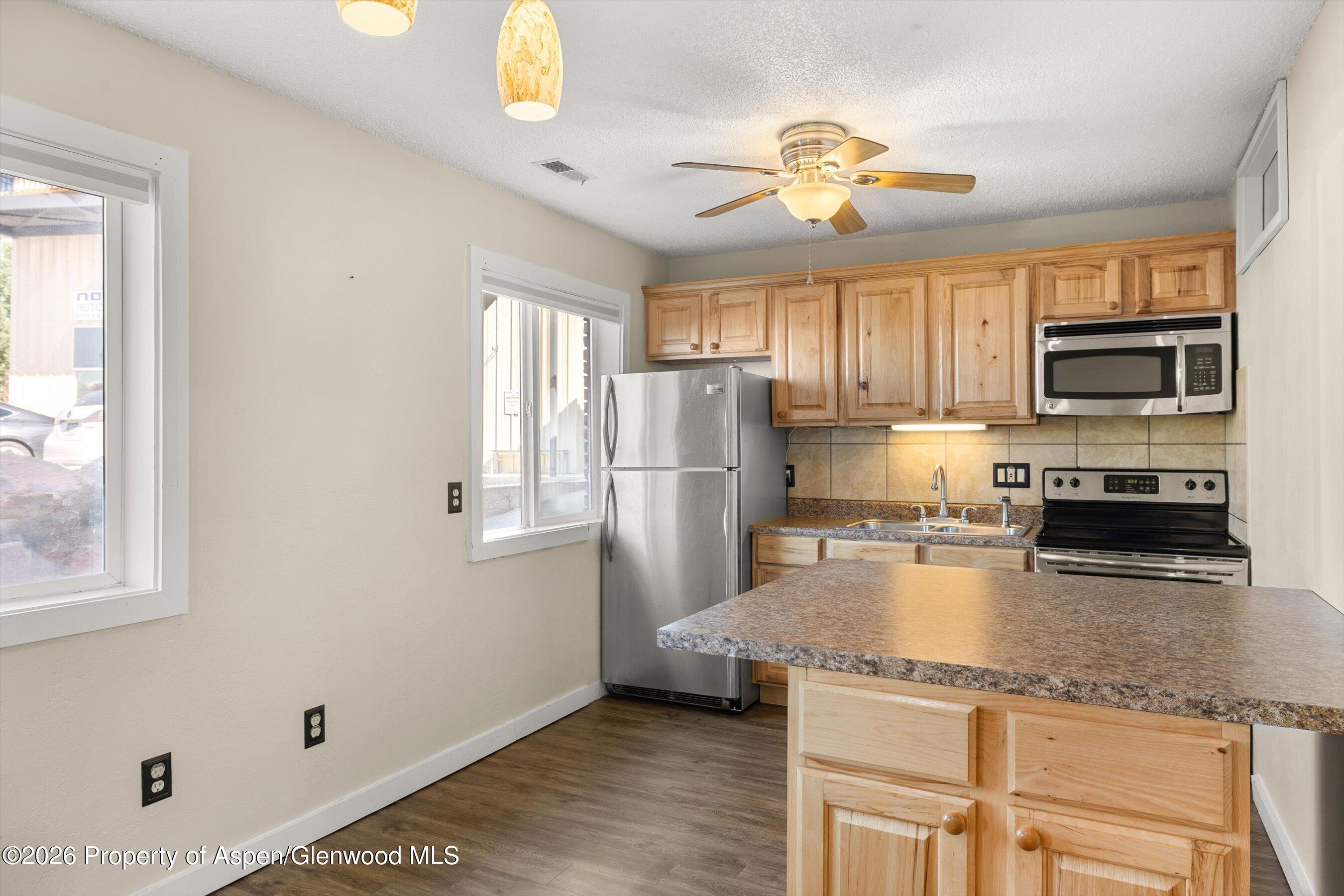 1101 Village Road, Unit LL3B Carbondale, CO 81623 - Photo 5 of 22 08-1101VillageRd_UnitLL3B_2606_2662