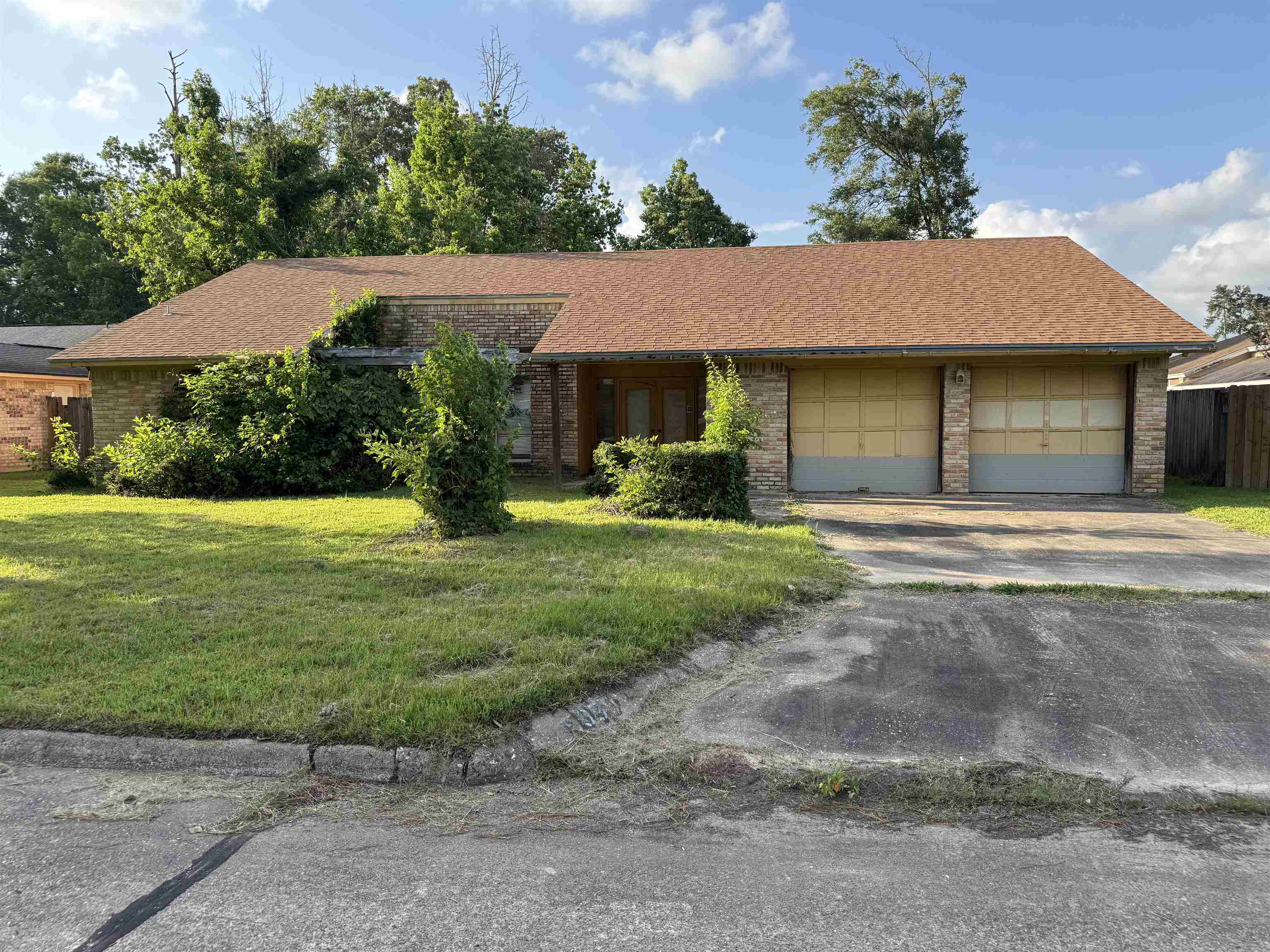5050 Tupelo Street Beaumont, TX 77708 - Photo 2 of 31