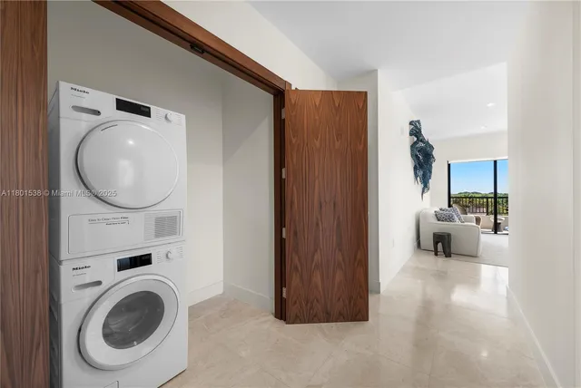 $9,255 | 701 Valencia Avenue, Unit 404, Coral Gables, FL 33134