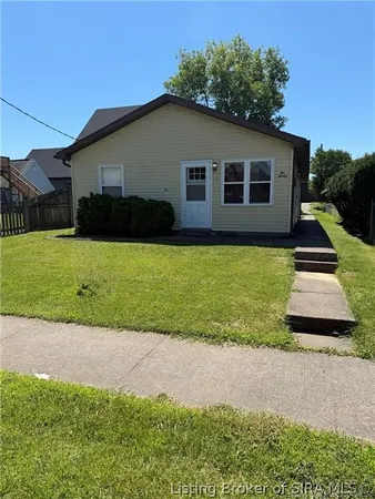 $210,000 | 220 East Market Street, Jeffersonville, IN 47130