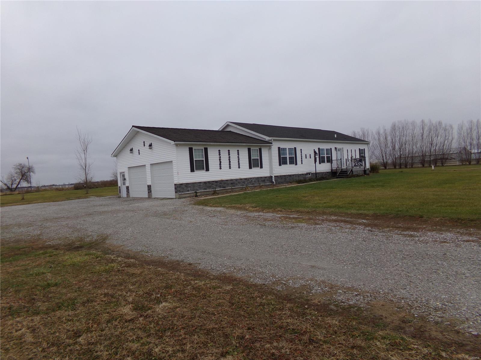 13724 Meffert Road Pocahontas, IL 62275 - Photo 32 of 36