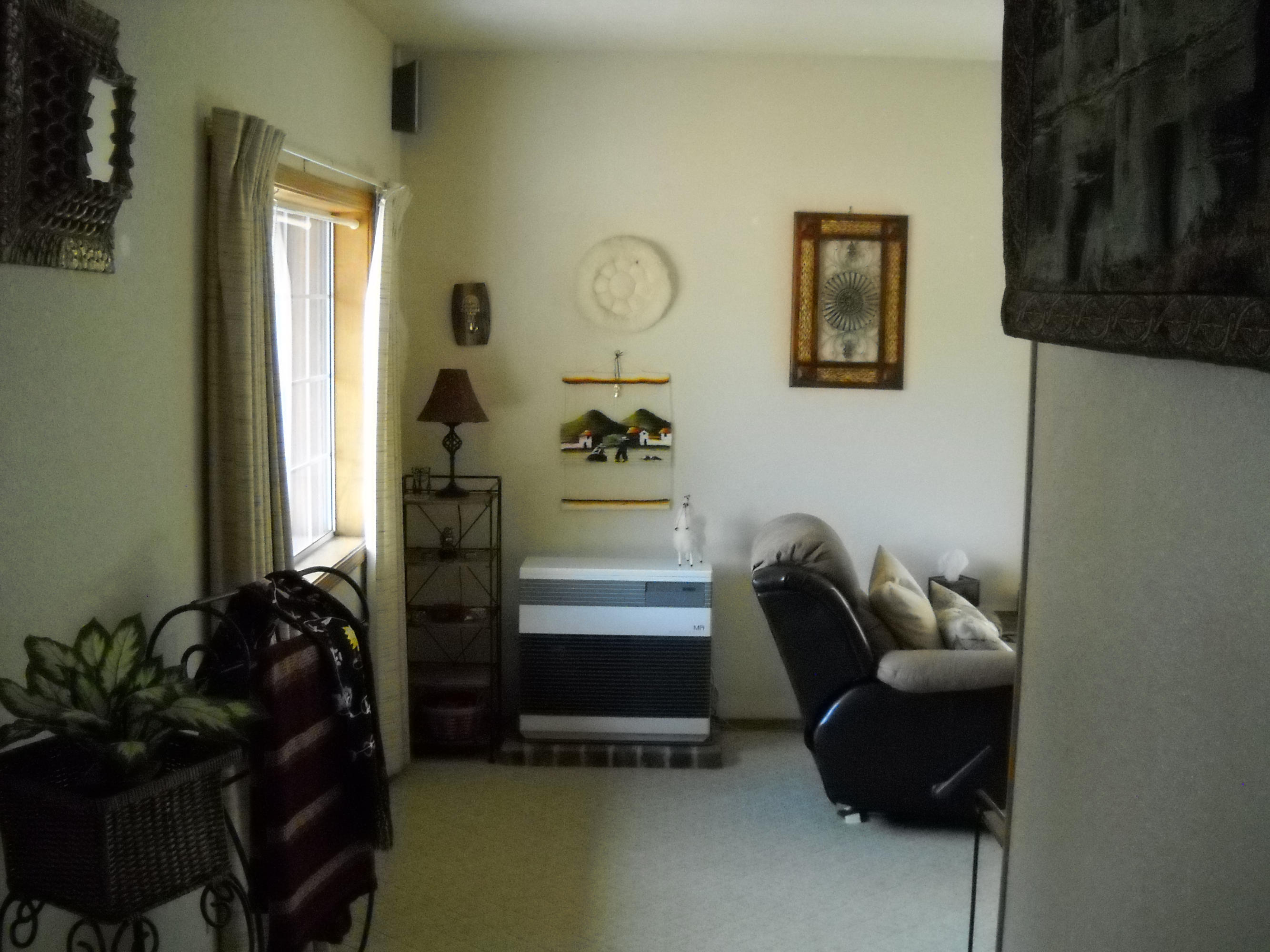 30191 Frisby Road Round Mountain, CA 96084 - Photo 12 of 33 Living room...one side