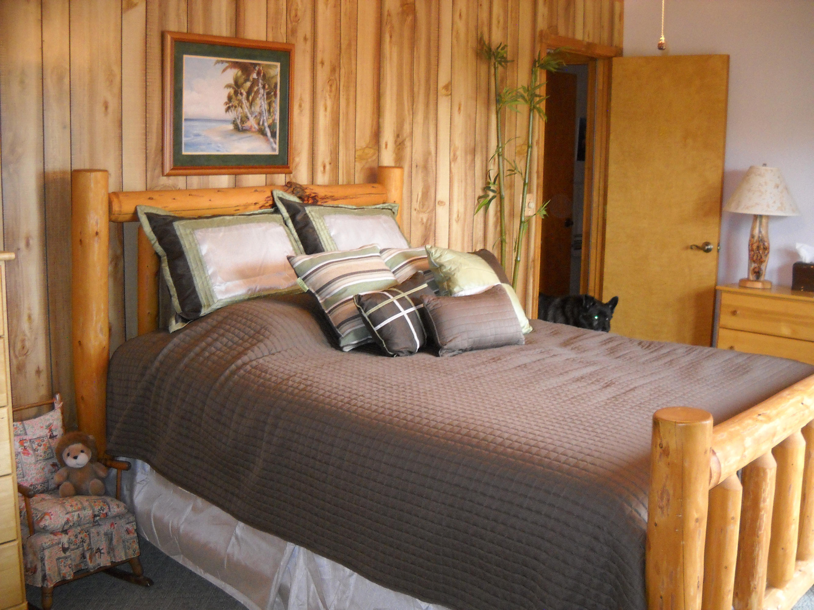 30191 Frisby Road Round Mountain, CA 96084 - Photo 15 of 33 Master bedroom