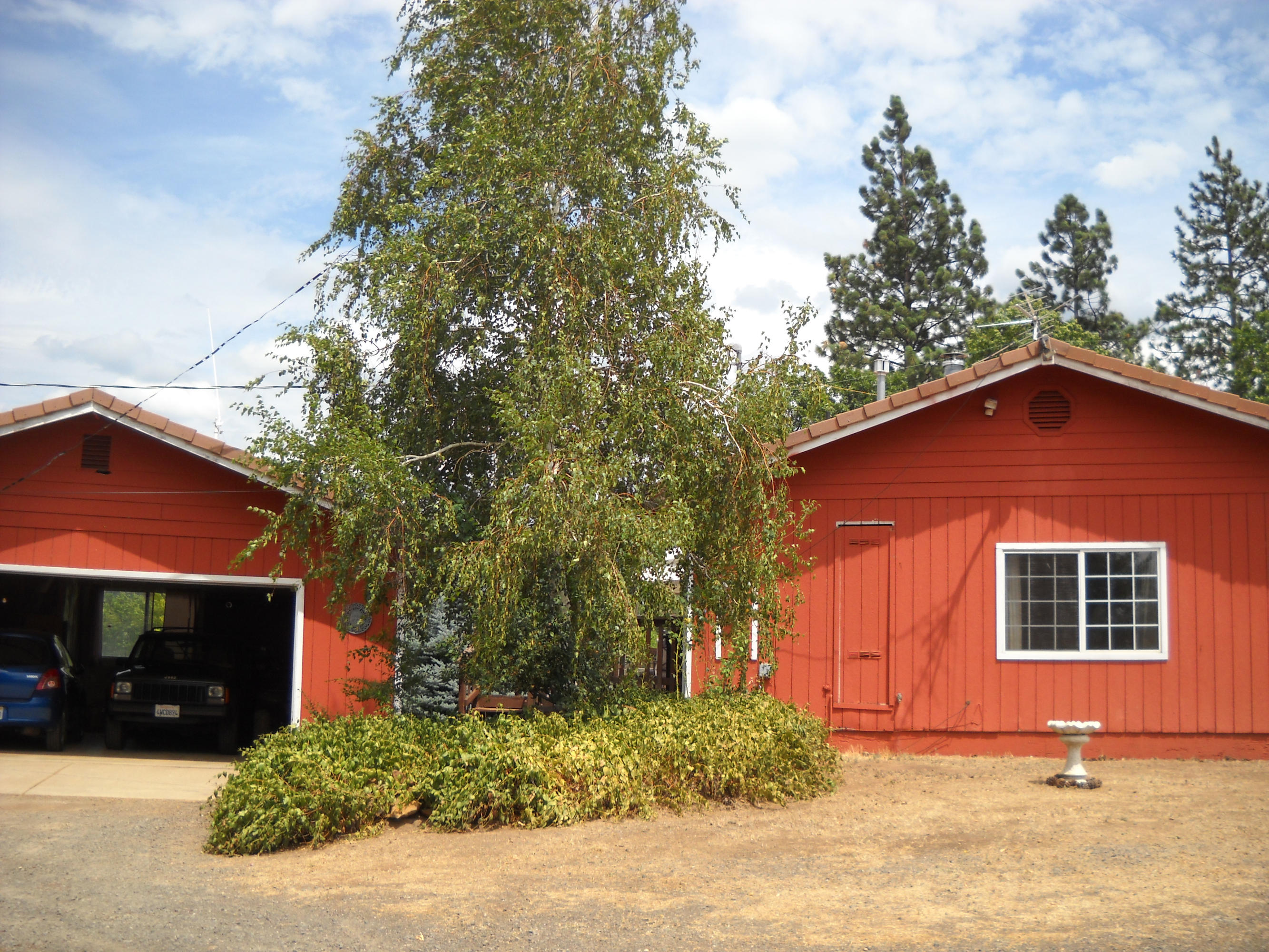 30191 Frisby Road Round Mountain, CA 96084 - Photo 21 of 33 Garage and house