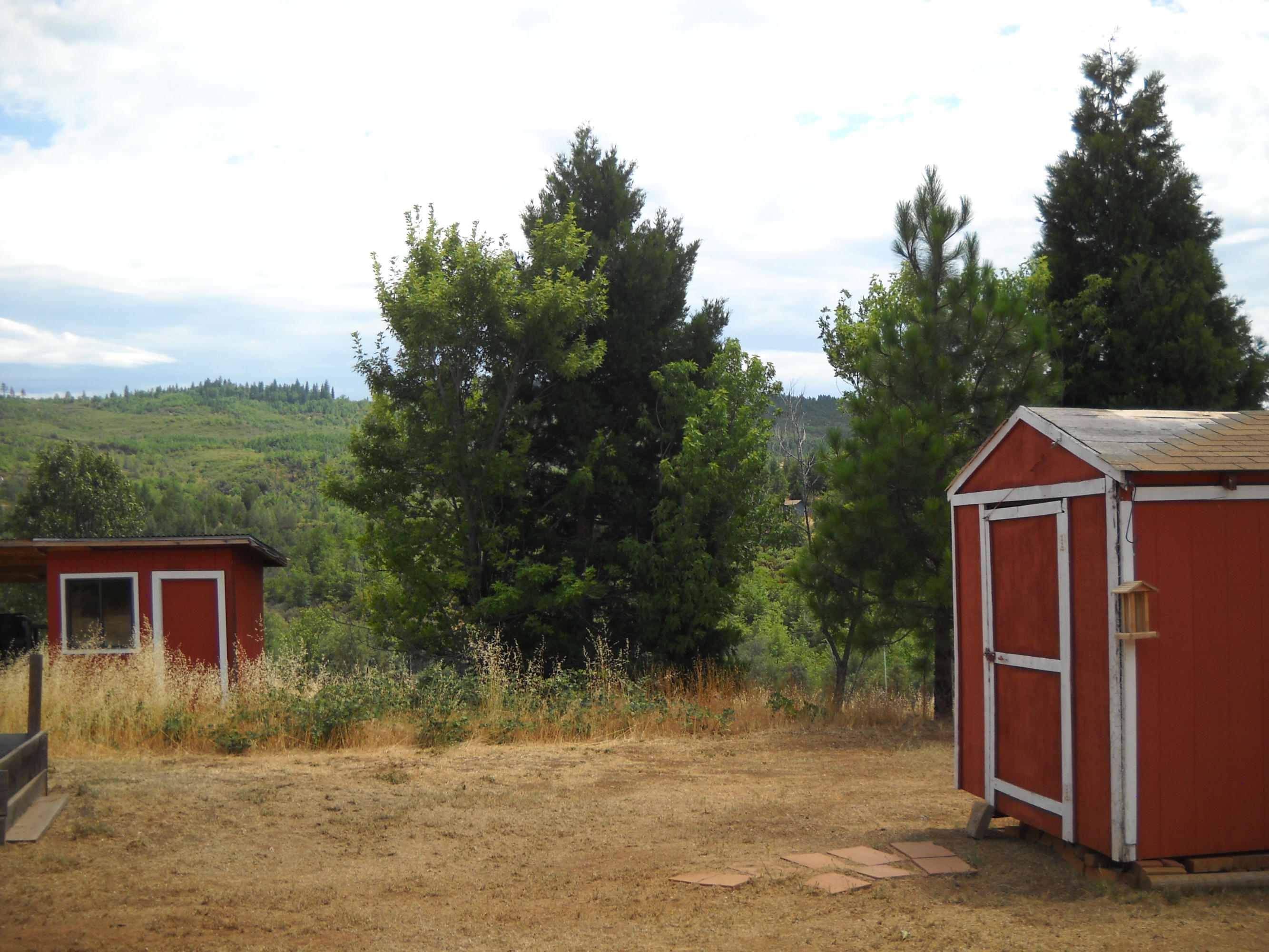30191 Frisby Road Round Mountain, CA 96084 - Photo 25 of 33 Well house and garden shed