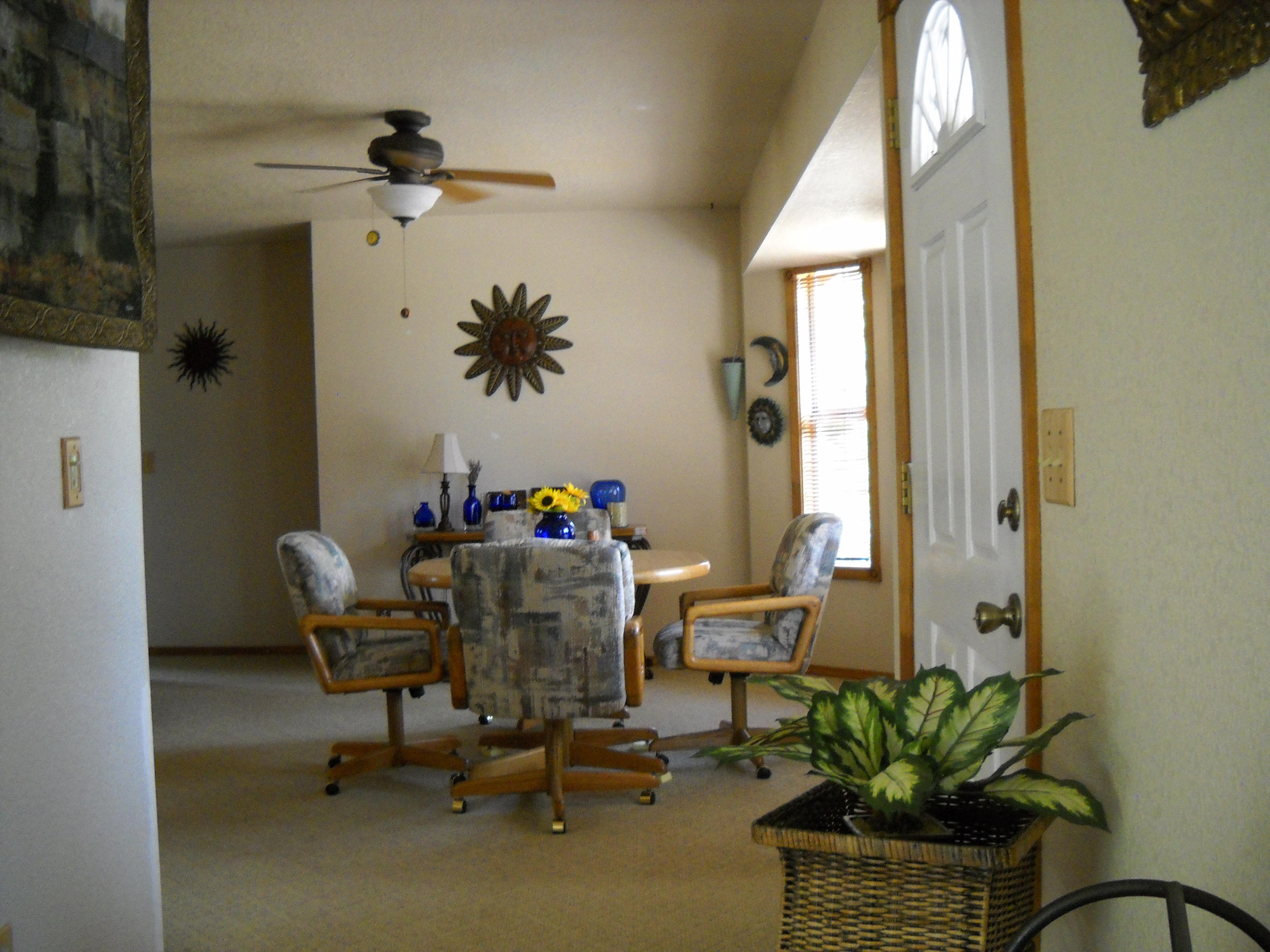 30191 Frisby Road Round Mountain, CA 96084 - Photo 8 of 33 Dining room