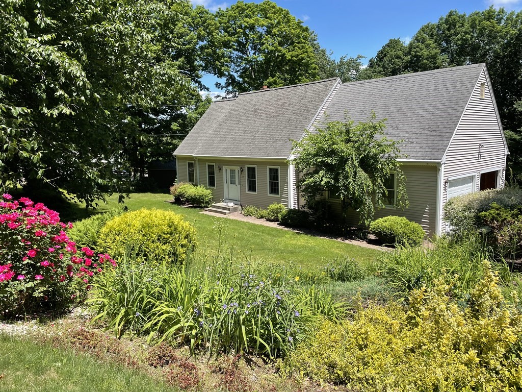 96 Peterson Road Palmer, MA 01069 - Photo 2 of 34 Gallery Image 2