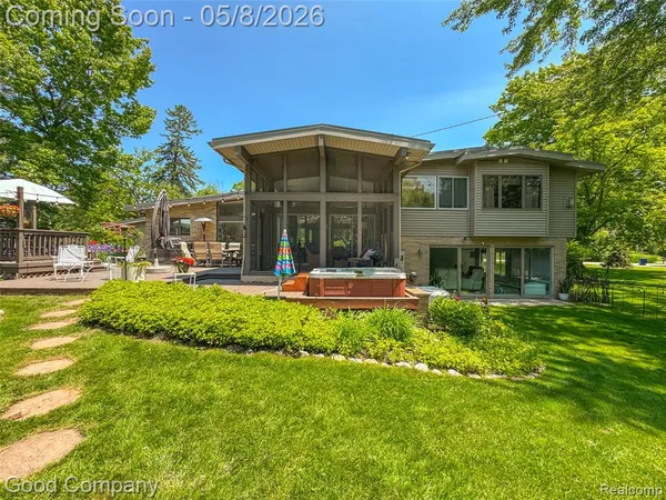 $935,000 | 30239 Hickory Lane, Franklin, MI 48025