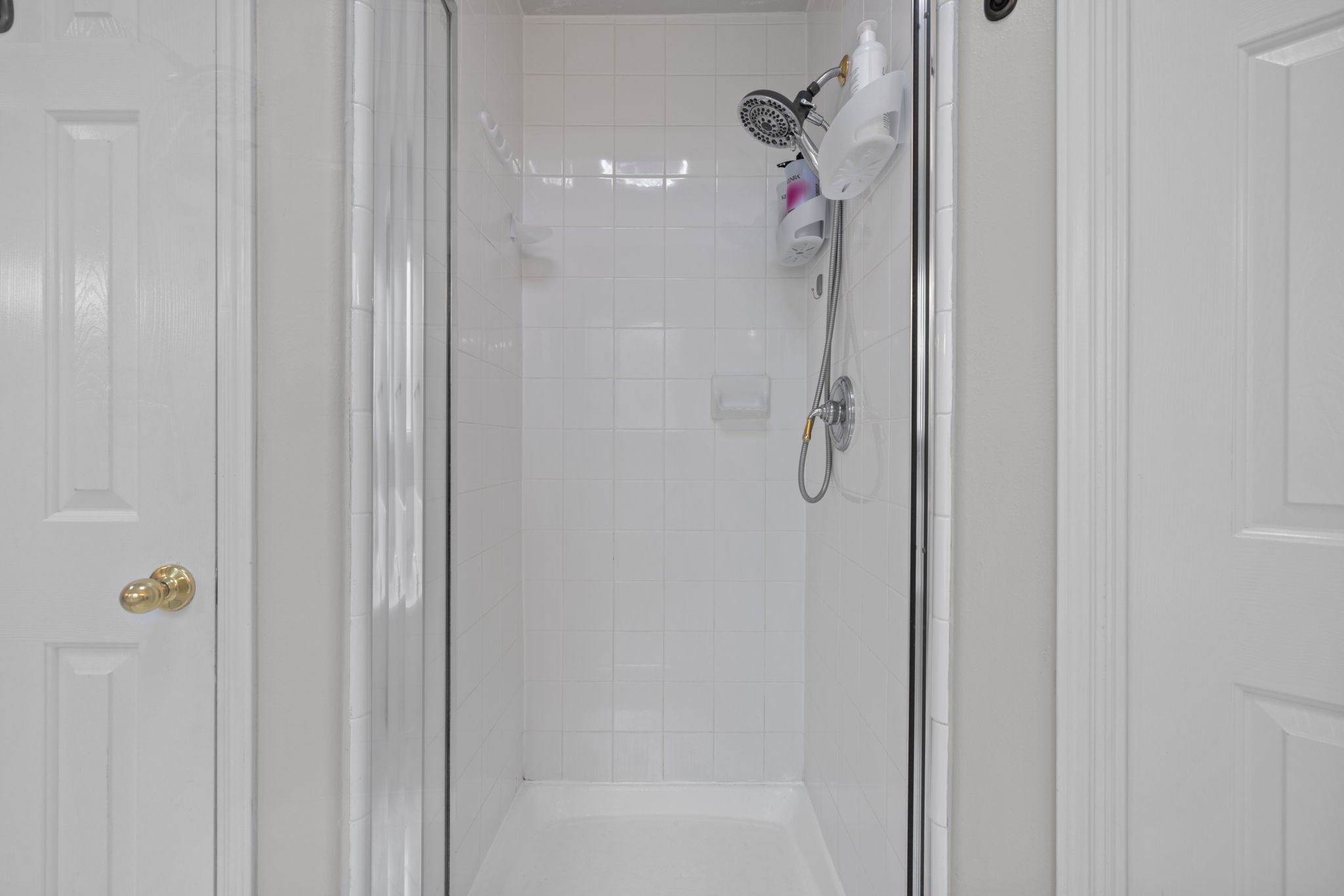 19114 Emory Trail Spring, TX 77388 - Photo 27 of 44 a bathroom with a shower