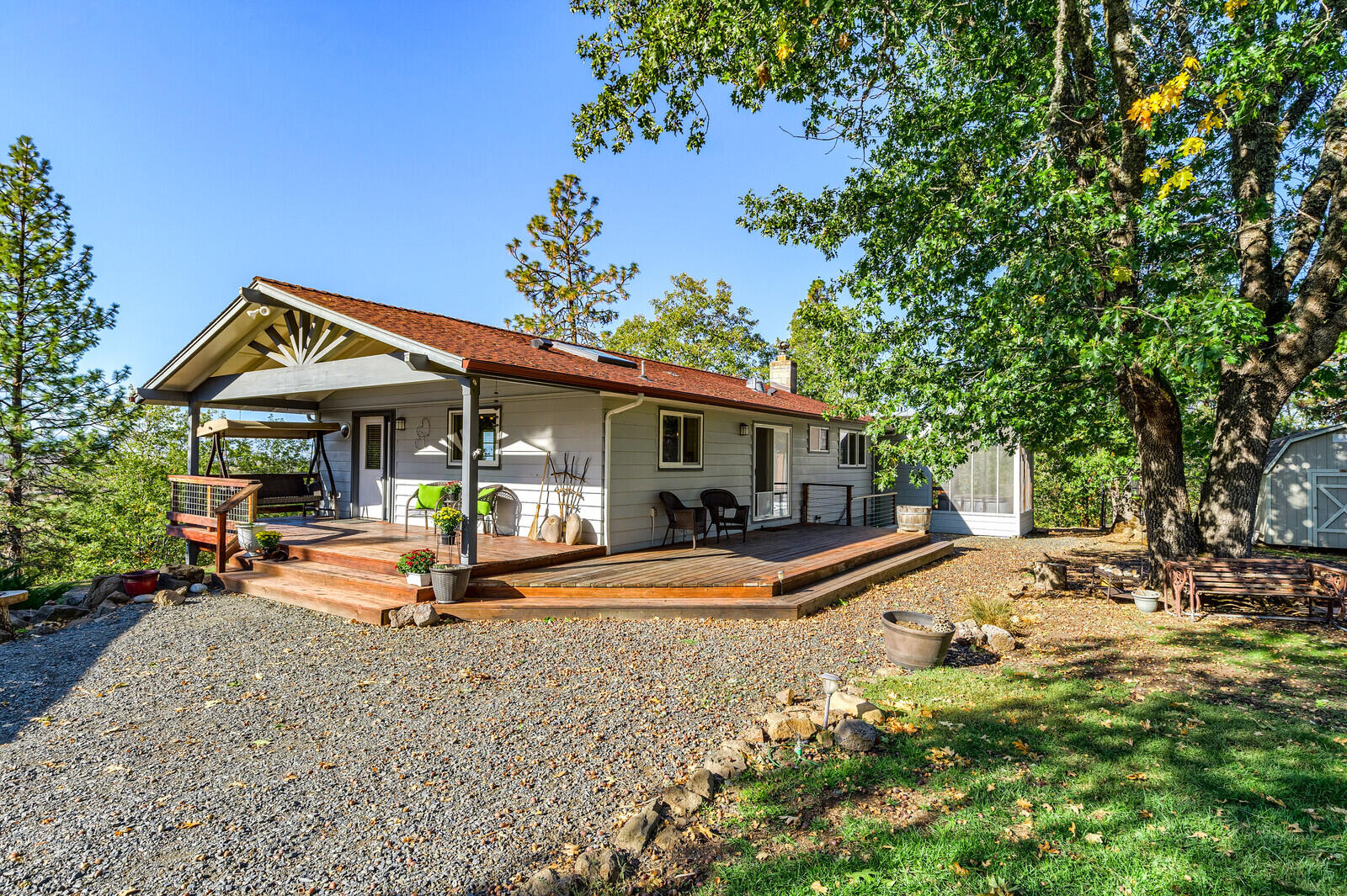 1477 Worthington Road Eagle Point, OR 97524 - Photo 43 of 65 44-Frontal