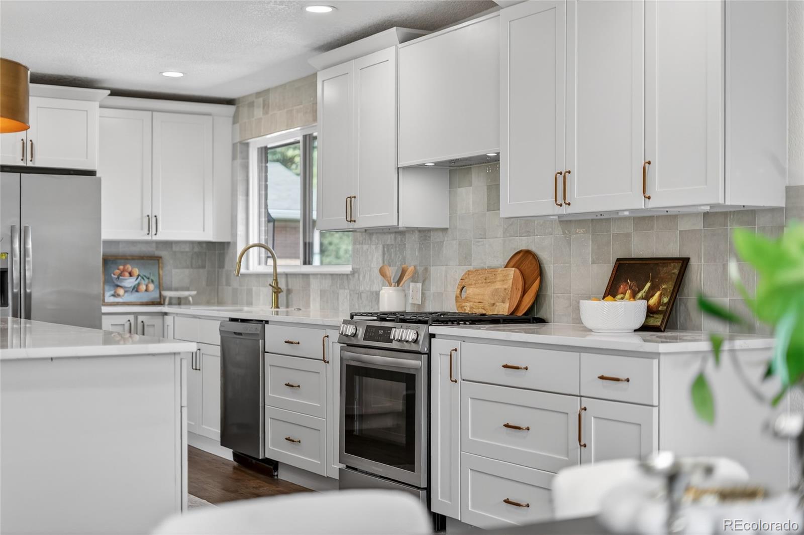 583 South Oneida Way Denver, CO 80224 - Photo 5 of 29