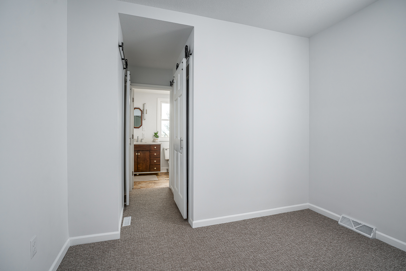 1695 Highway 67 Preemption, IL 61276 - Photo 14 of 23