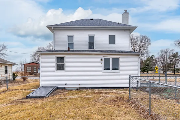 $145,000 | 1695 Highway 67, Preemption, IL 61276