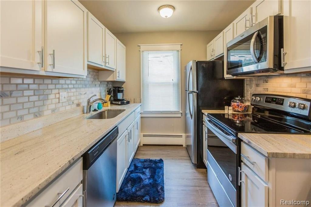 4413 Crooks Road Royal Oak, MI 48073 - Photo 3 of 20