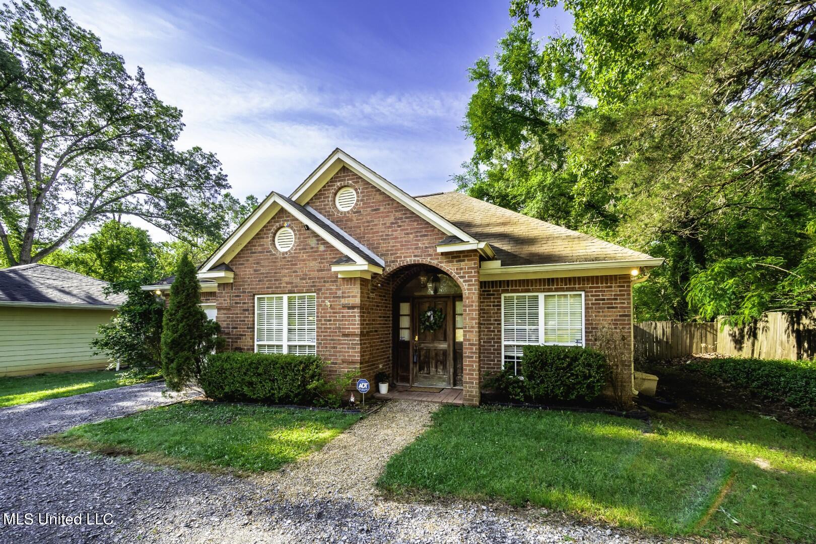 513 McCluer Road Jackson, MS 39212 - Photo 1 of 23 ext front