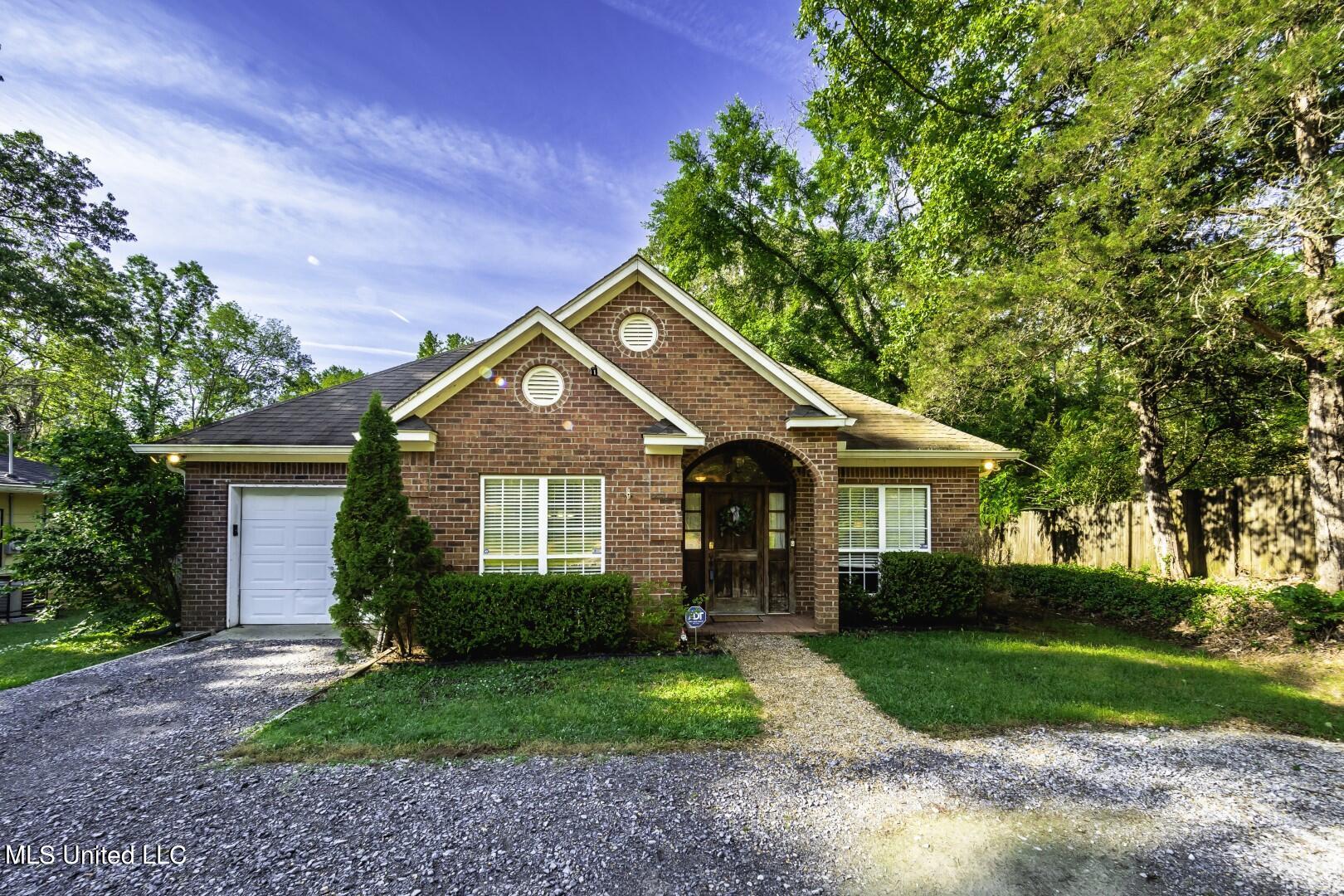 513 McCluer Road Jackson, MS 39212 - Photo 2 of 23 P5010025
