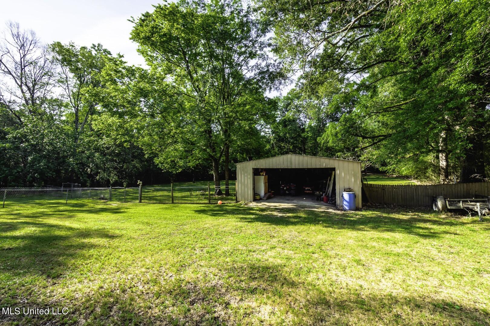 513 McCluer Road Jackson, MS 39212 - Photo 6 of 23 P5010004