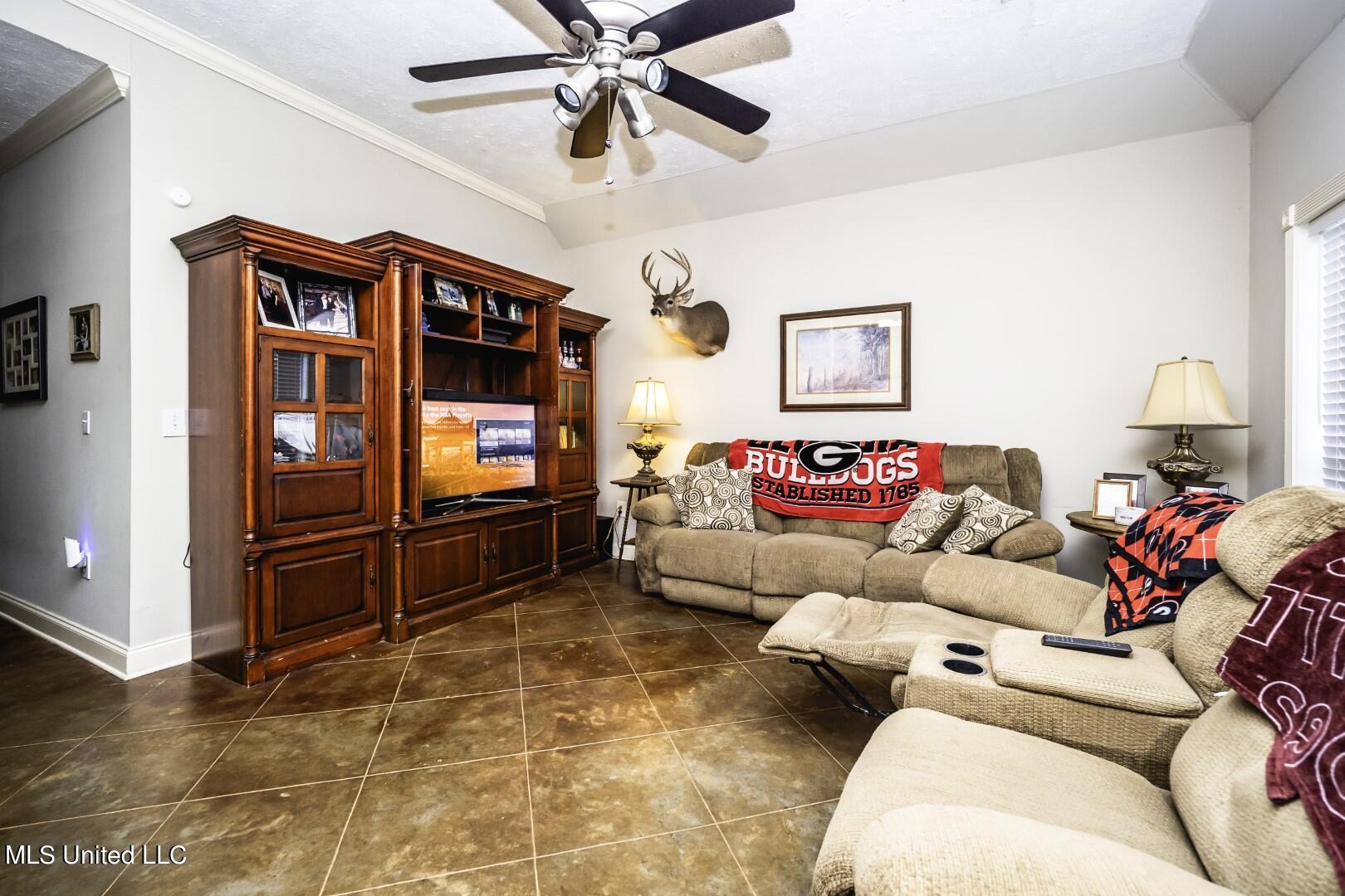 513 McCluer Road Jackson, MS 39212 - Photo 9 of 23 P5010007