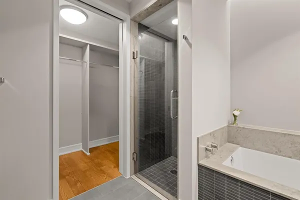 $3,500 | 2408 Victory Park Lane, Unit 1131, Dallas, TX 75219