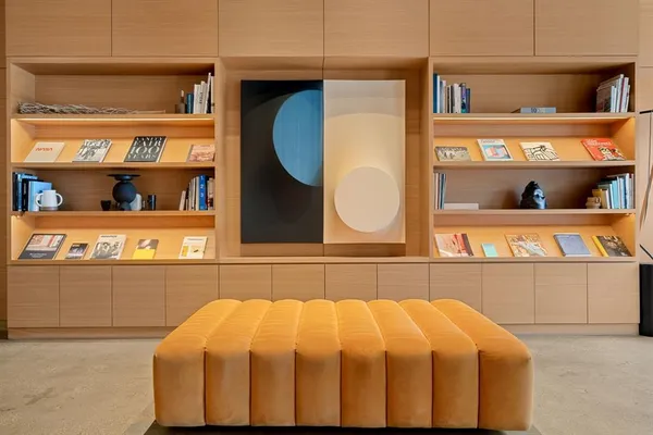 $3,500 | 2408 Victory Park Lane, Unit 1131, Dallas, TX 75219