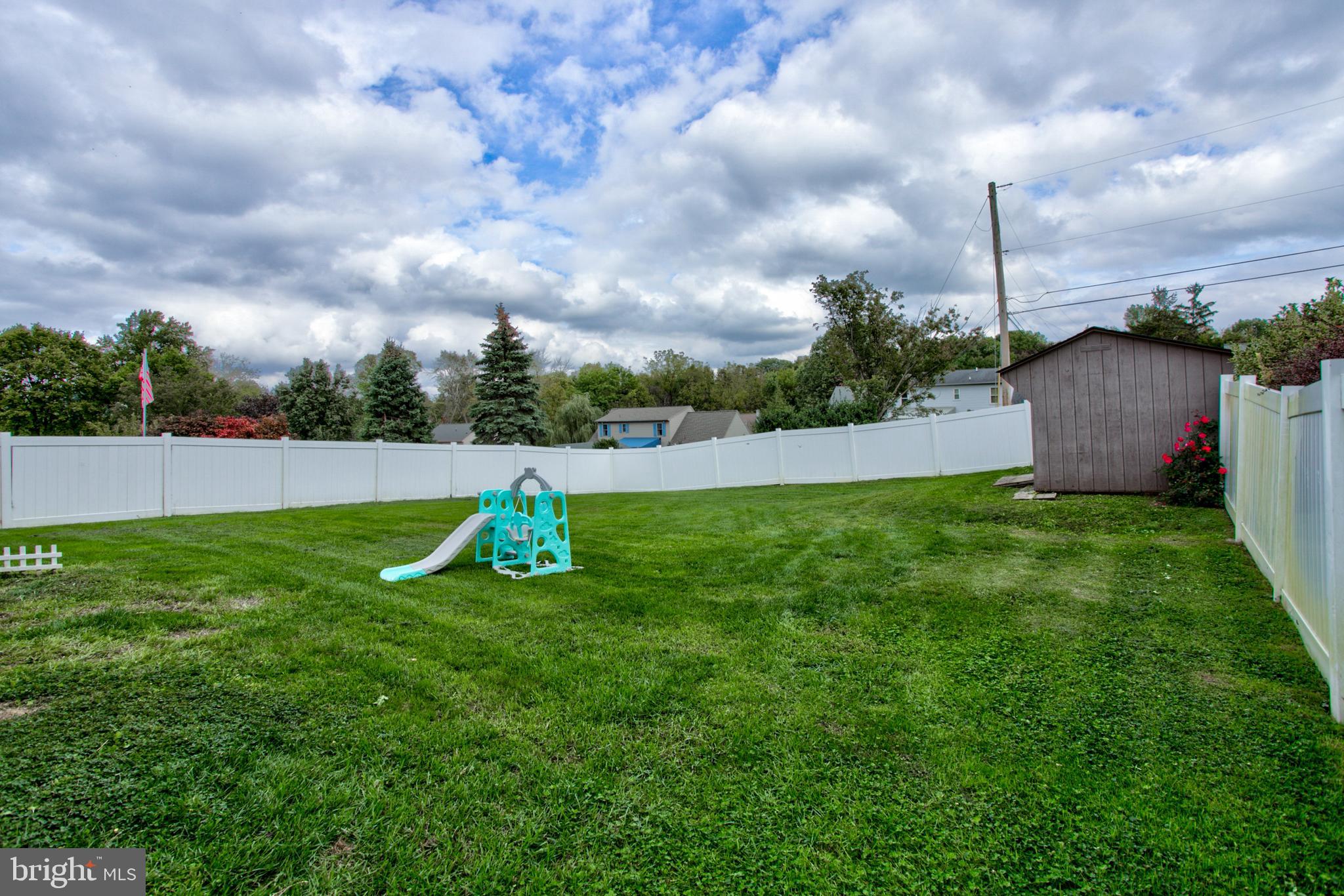 127 Browning Road Lancaster, PA 17602 - Photo 26 of 33 Huge fenced back yard.