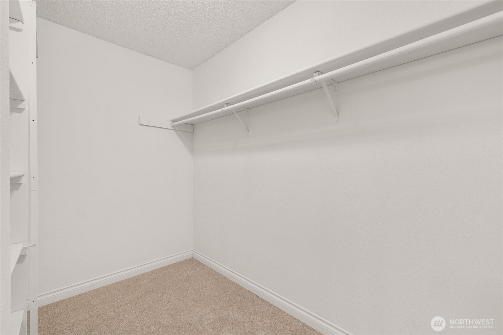 820 Cady Road, Unit J206 Everett, WA 98203 - Photo 19 of 30 Gallery Image 19
