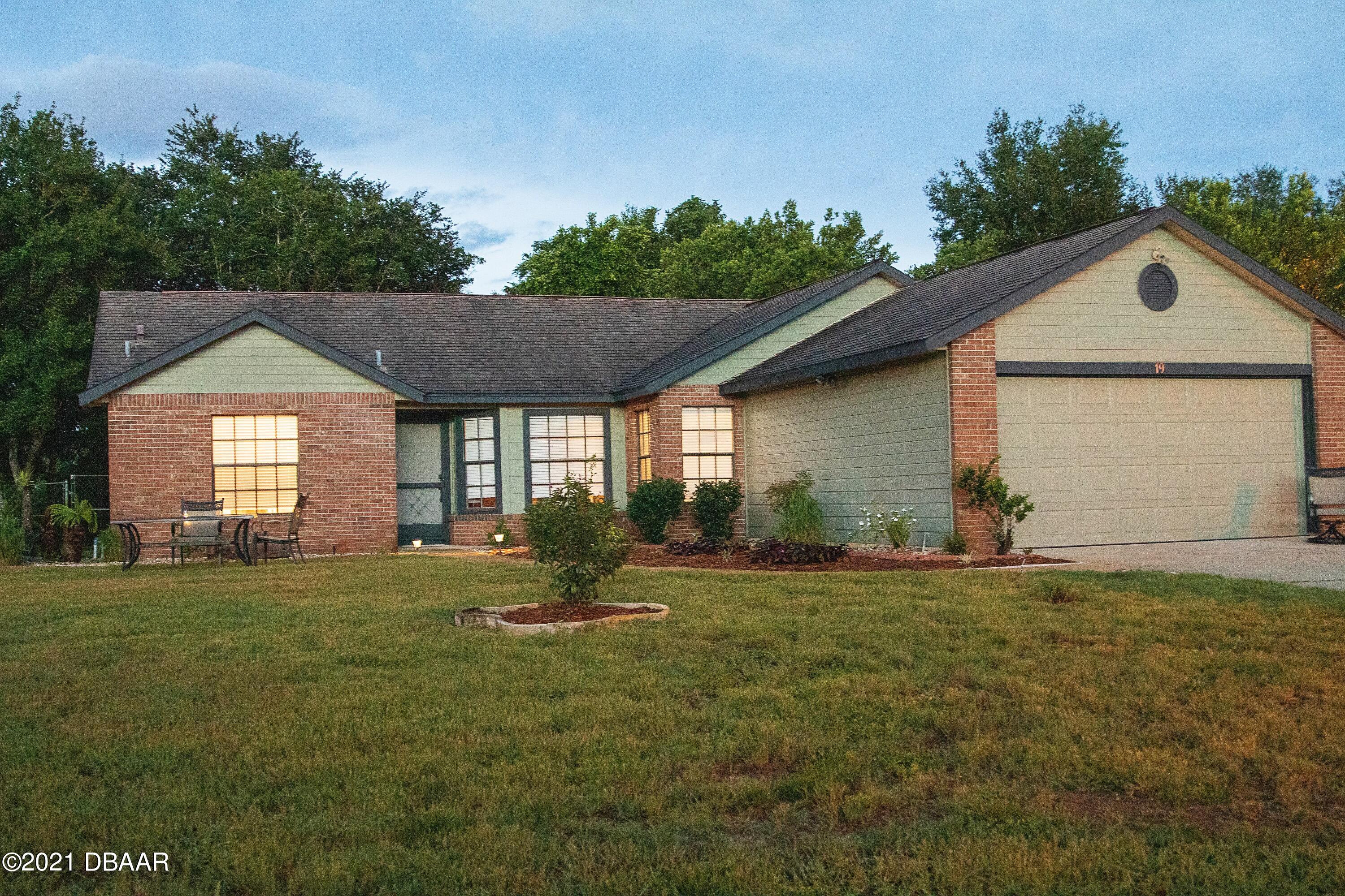 19 Surrey Road DeBary, FL 32713 - Photo 1 of 20 Front