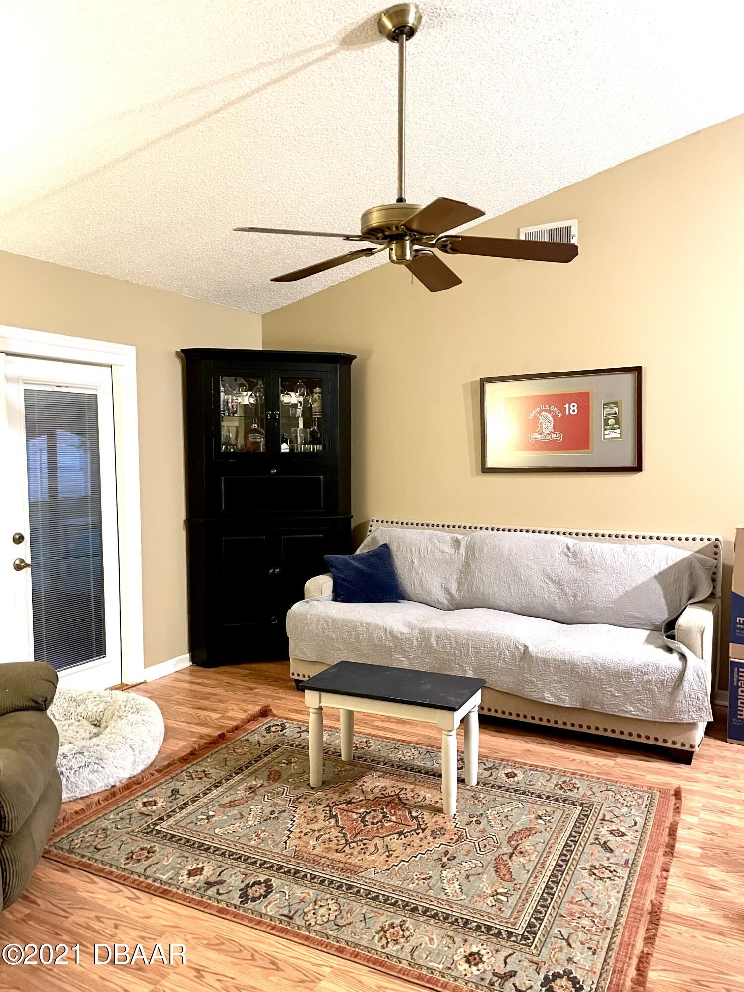 19 Surrey Road DeBary, FL 32713 - Photo 2 of 20 LR