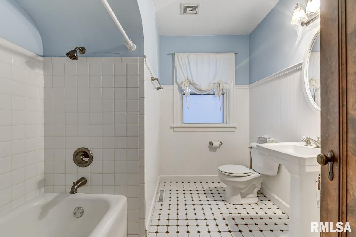 2320 Yale Boulevard Springfield, IL 62703 - Photo 20 of 28