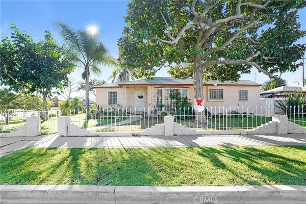 $799,900 | 2200 West Hardy Street, Inglewood, CA 90305