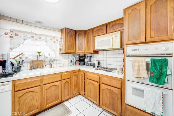 $799,900 | 2200 West Hardy Street, Inglewood, CA 90305