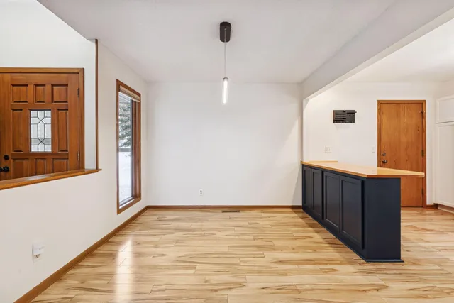 $369,000 | 491 Sterling Street South, Maplewood, MN 55119