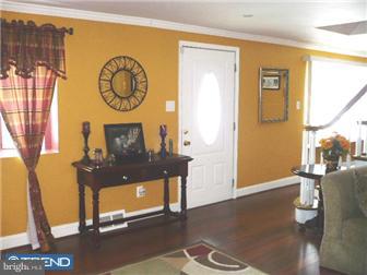 532 Holmes Road Morton, PA 19070 - Photo 2 of 12 Foyer