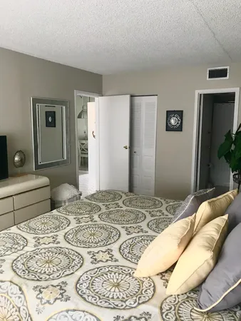 $1,450 | 1010 Country Club Drive, Unit 206, Margate, FL 33063