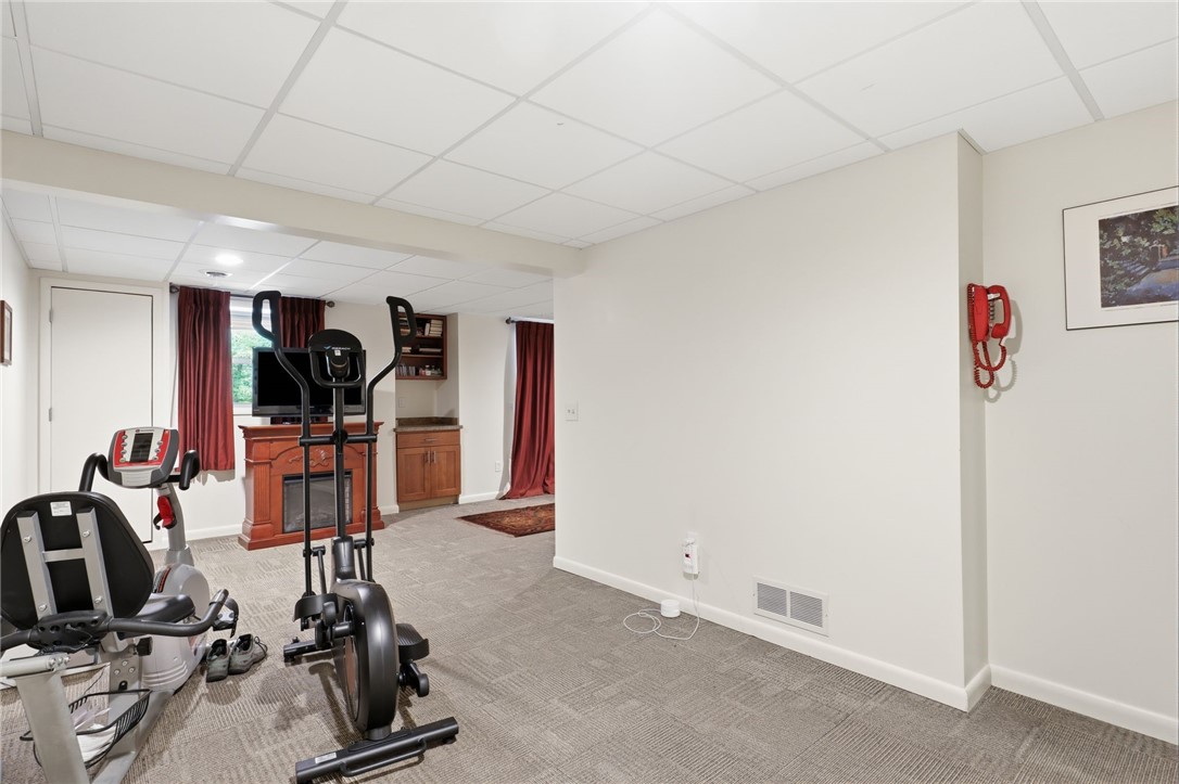 39 Menlo Place Rochester, NY 14620 - Photo 17 of 29