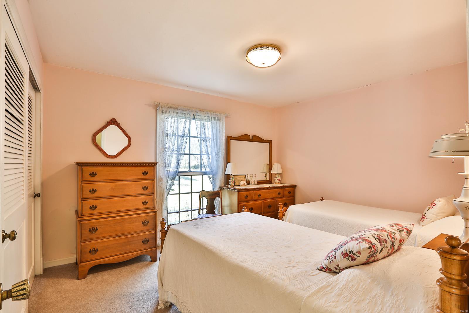15975 Trowbridge Road Chesterfield, MO 63017 - Photo 23 of 38 Gallery Image 23