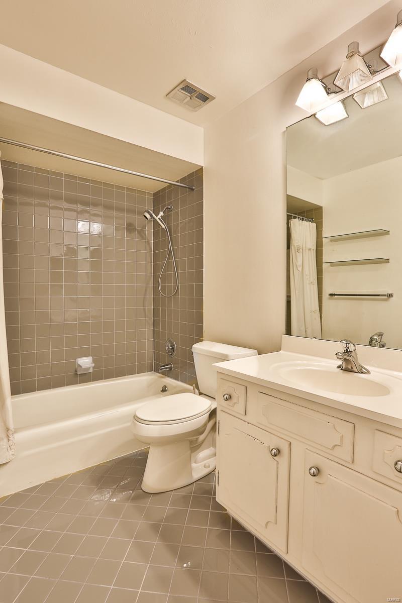 15975 Trowbridge Road Chesterfield, MO 63017 - Photo 24 of 38 Gallery Image 24